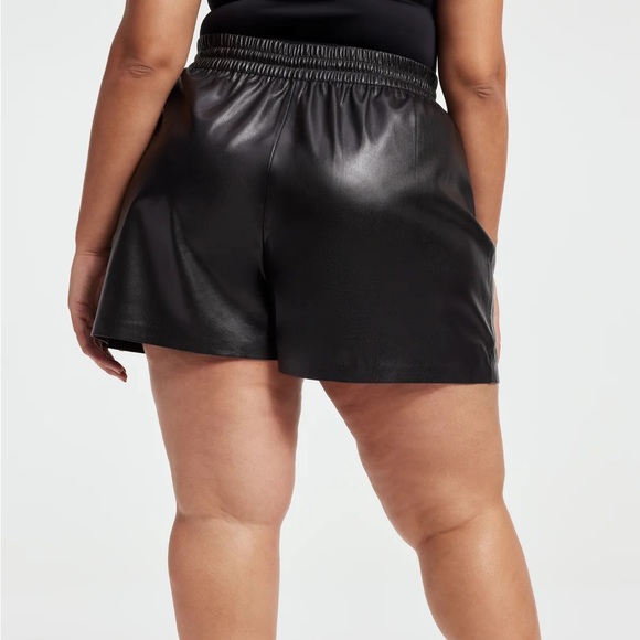 Good American Better Than Leather Shorts - Picture 6 of 13